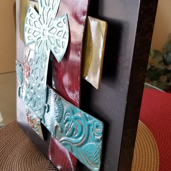 TEXTURED 3D METAL CROSS WALL ART DECOR - Picture 3 of 11